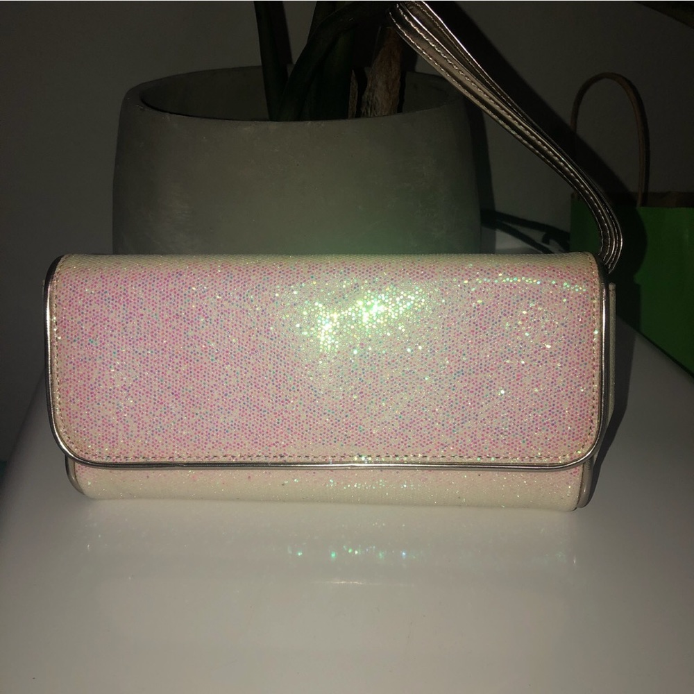 marc by marc jacobs clutch